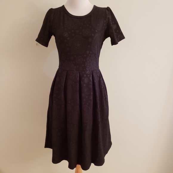 LuLaRoe Dresses & Skirts - Lularoe Small Unicorn Amelia Black Textured Pleat